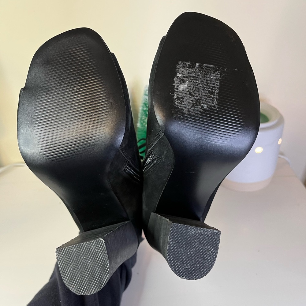 Steve Madden Freemee Black Nubuck Leather Peep-Toe Booties - Picture 8 of 8